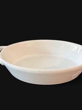 La Marque White Ceramic Baking Dish with Handle - Home Kitchen